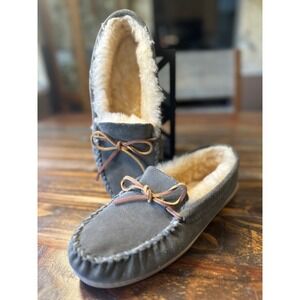 Minnetonka Genuine Suede Shearling Lined Moccasin‎ Slippers Women's Size 10 Gray